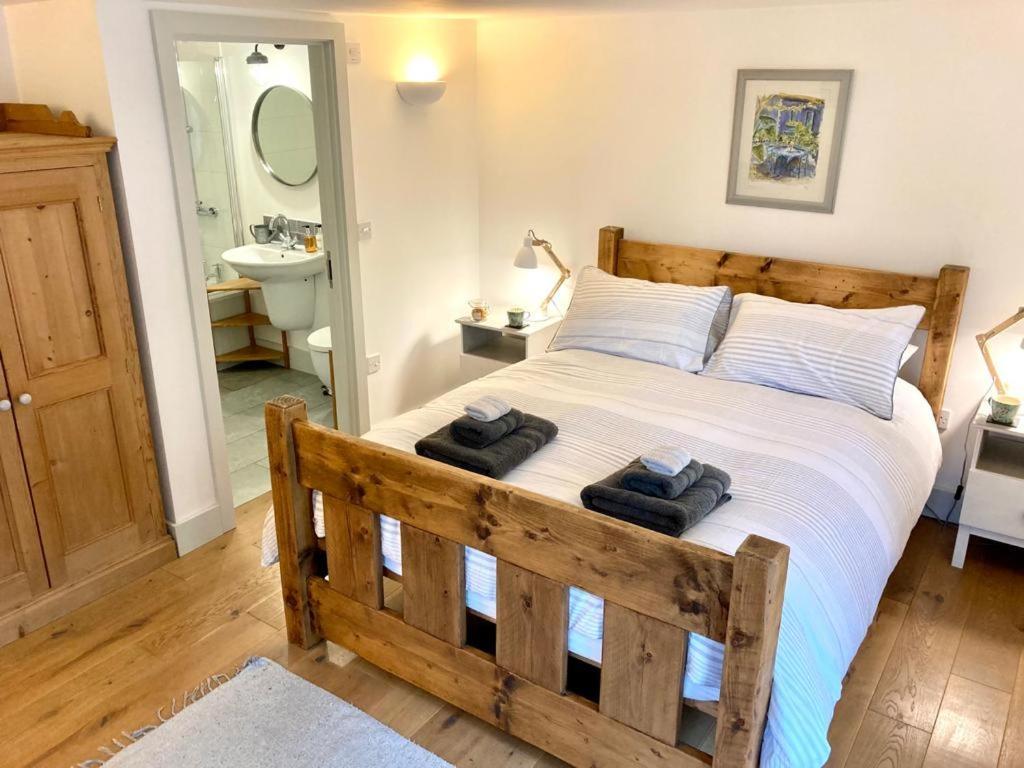 Westbury Cross House Bed & Breakfast Екстериор снимка