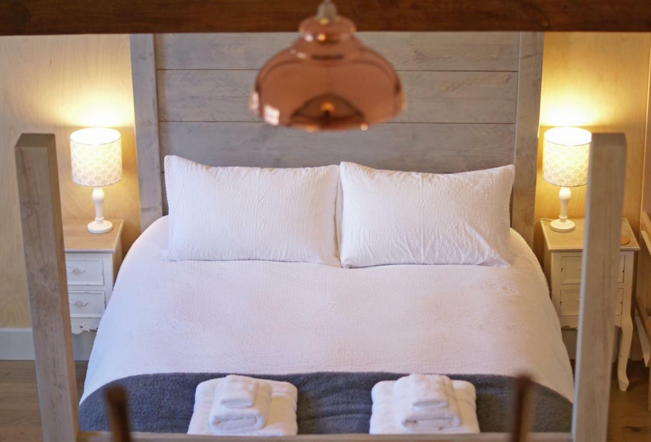 Westbury Cross House Bed & Breakfast Екстериор снимка
